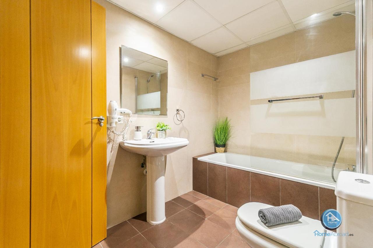 Malaga Boutique Stay - Carlos Haya Area With Parking ภายนอก รูปภาพ