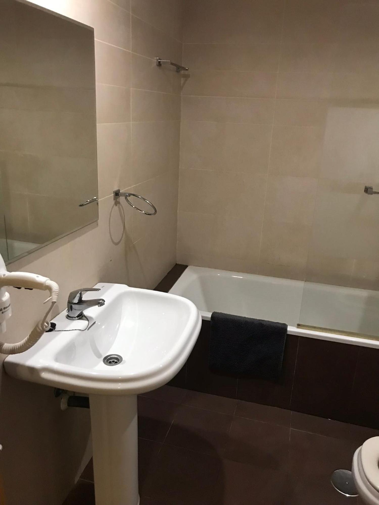 Malaga Boutique Stay - Carlos Haya Area With Parking ภายนอก รูปภาพ